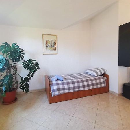 Apartman Luna Sveti Lovrec Pazenaticki Exterior photo
