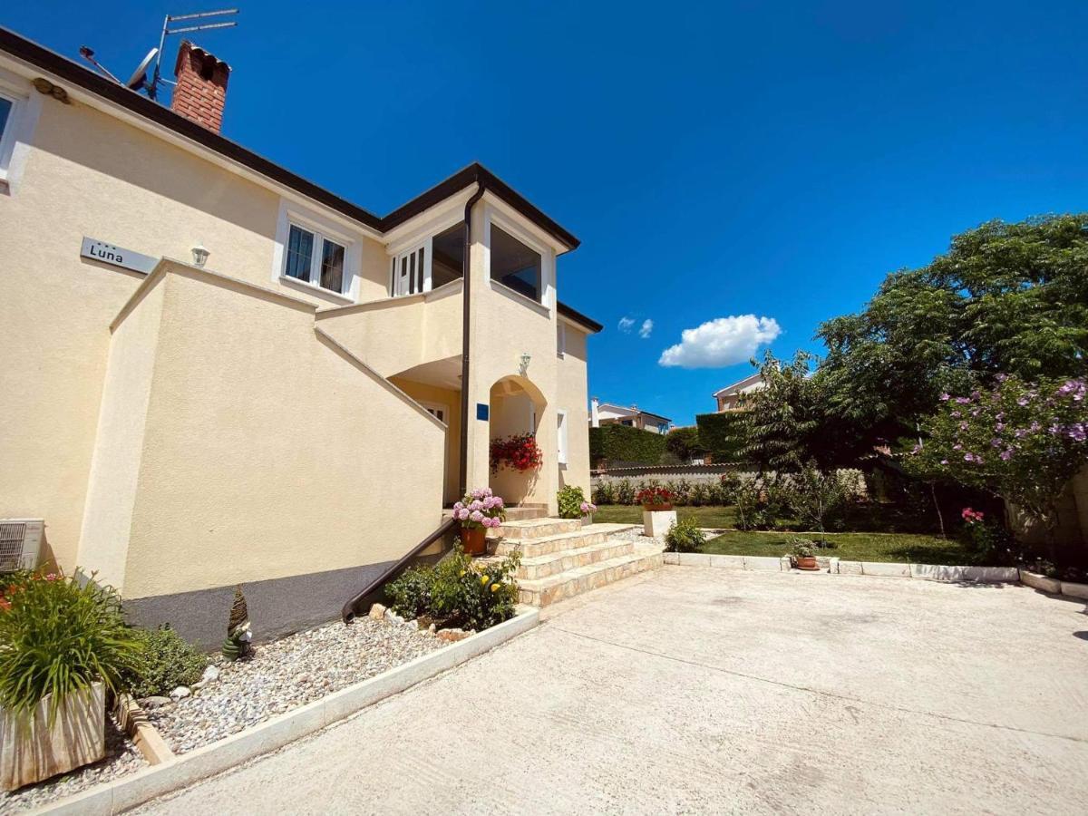 Apartman Luna Sveti Lovrec Pazenaticki Exterior photo