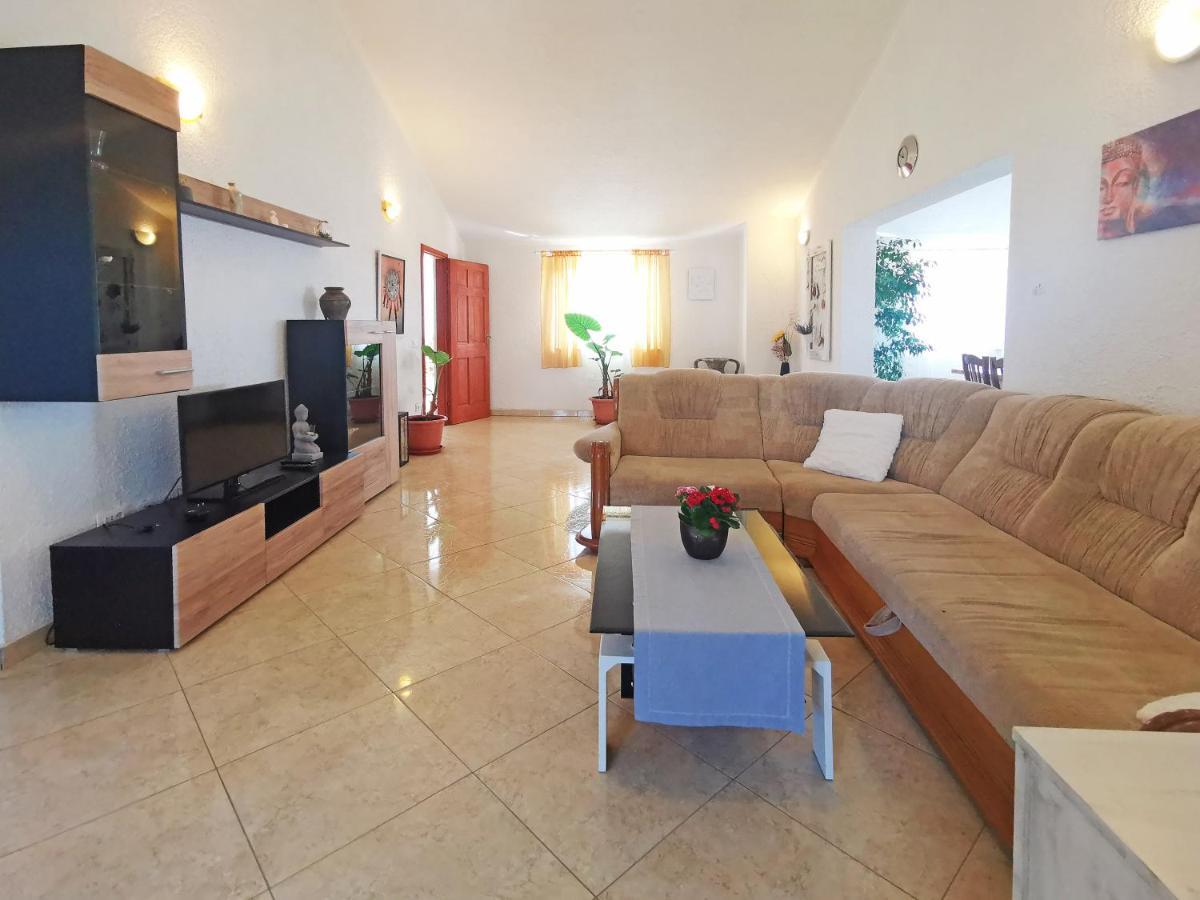 Apartman Luna Sveti Lovrec Pazenaticki Exterior photo